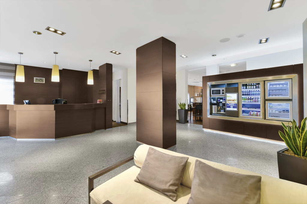 Lobby & Reception