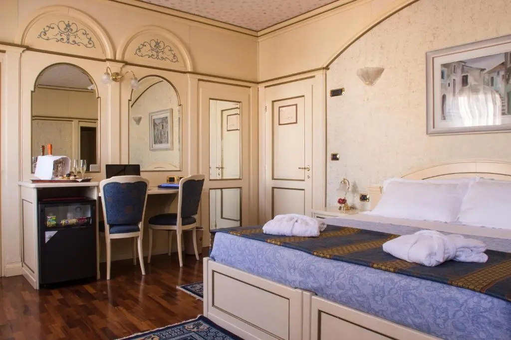 Colomba D'Oro Hotel - Chambres