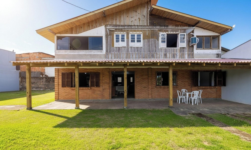 Large 3-bedroom House in Penha Sel0068