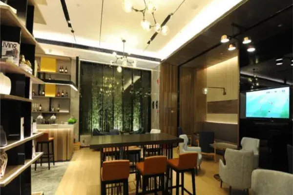 Food & Beverage