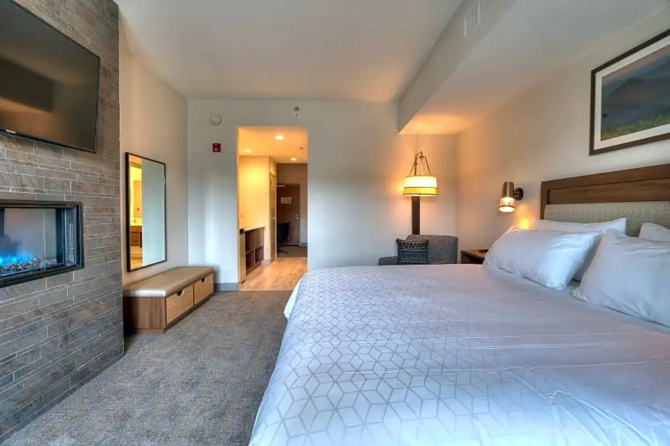 1 Bedroom Double Suite with balcony (full double bed)