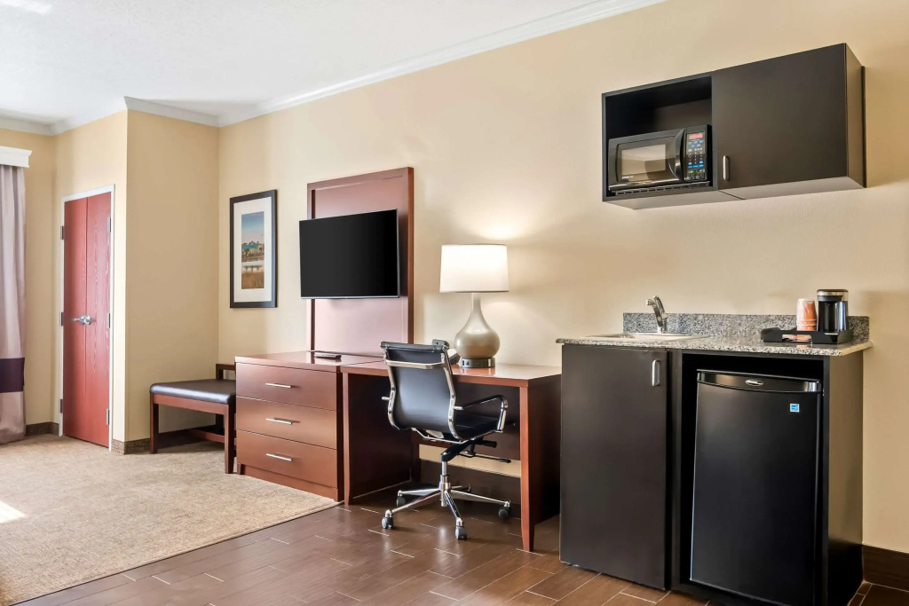Double Suite (full double bed)