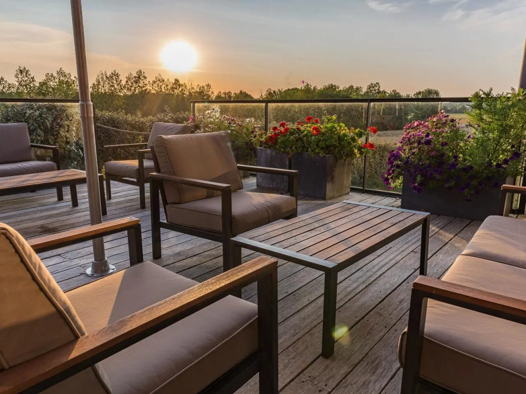 Balcony & Terrace