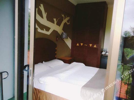 Casuarina Hotel