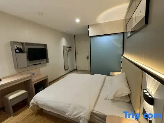 Business Double room (full double bed)