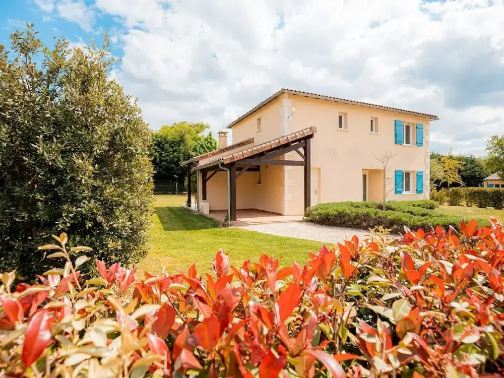 Modern Villa With Large Garden