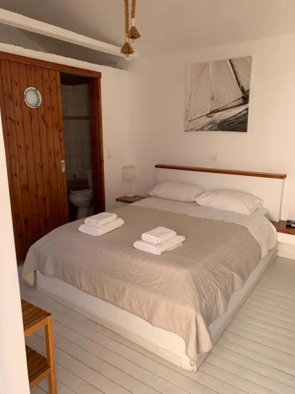Economy room