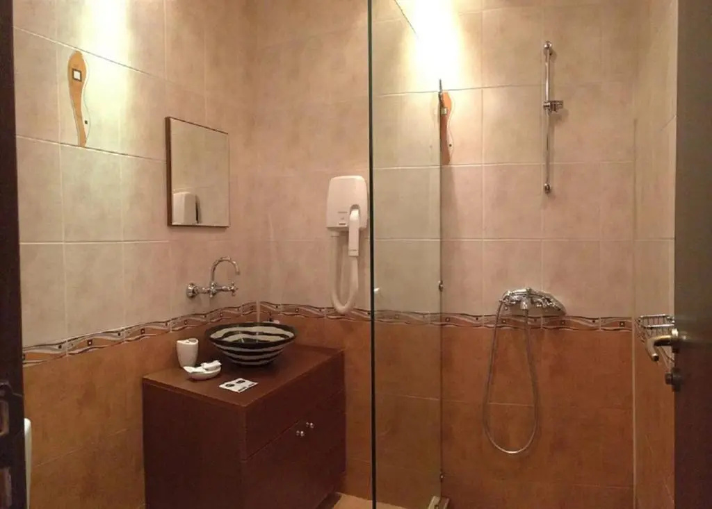 Comfort room