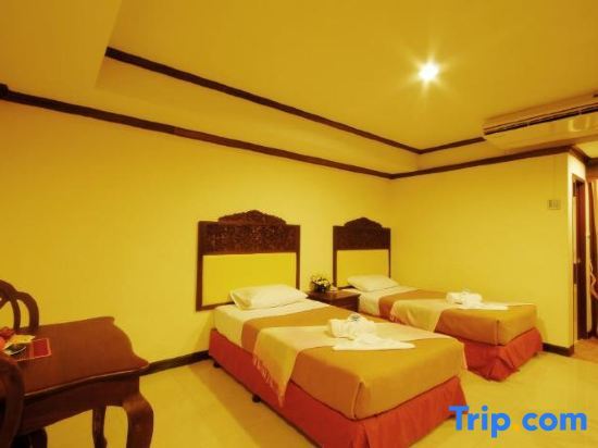 Двухместный номер Deluxe с видом на улицу двуспальная кровать в Golden Villa