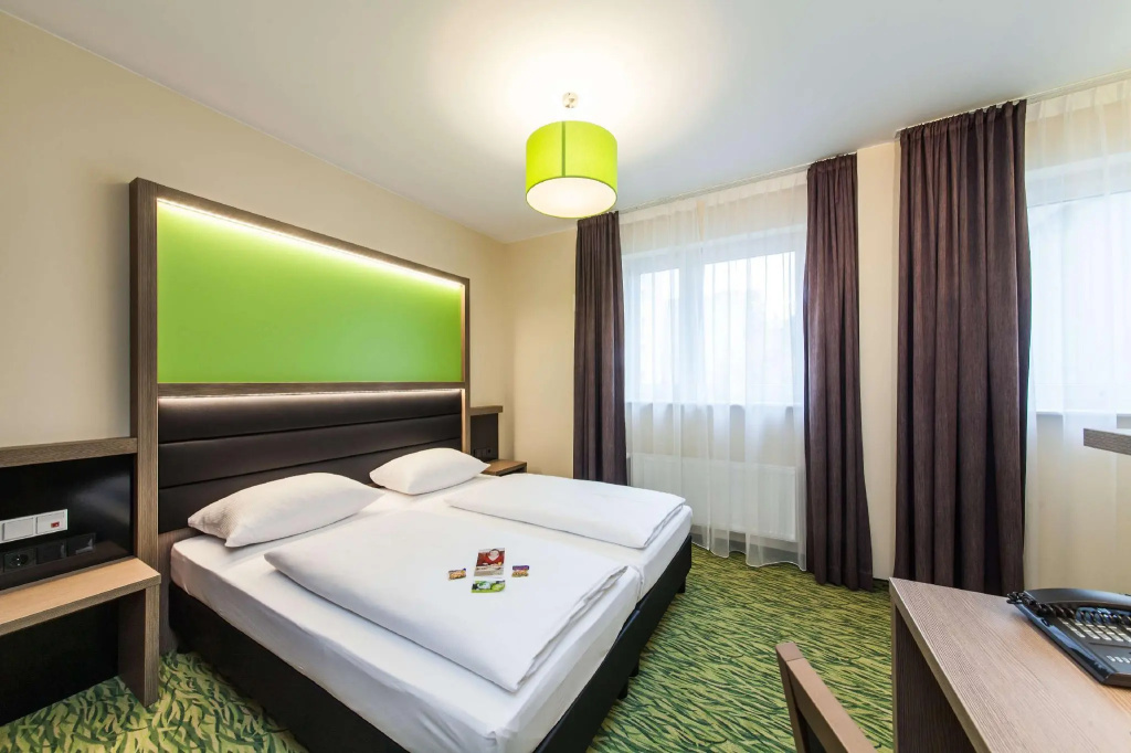 Design Double room (full double bed and sofa)
