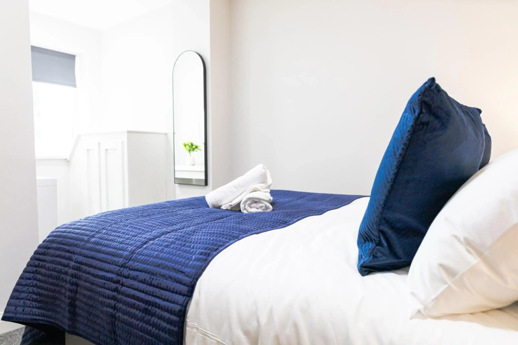 Lovely 2 Bedroom Apartment Near City Centre
