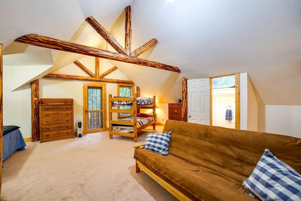 25sl - Hot Tub - Bbq - Pets Ok - Wifi - Sleeps 6 1 Bedroom Home by RedAwning