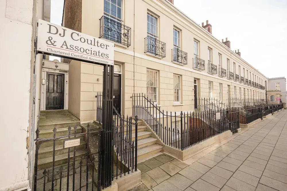 Gorgeous 1 BD in Central Cheltenham