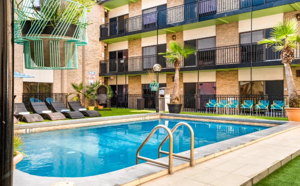 Riverwalk Plaza - Général