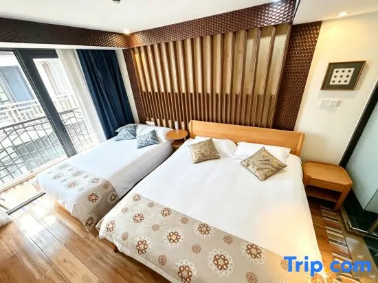 Standard Double Family room with balcony (twin beds)
