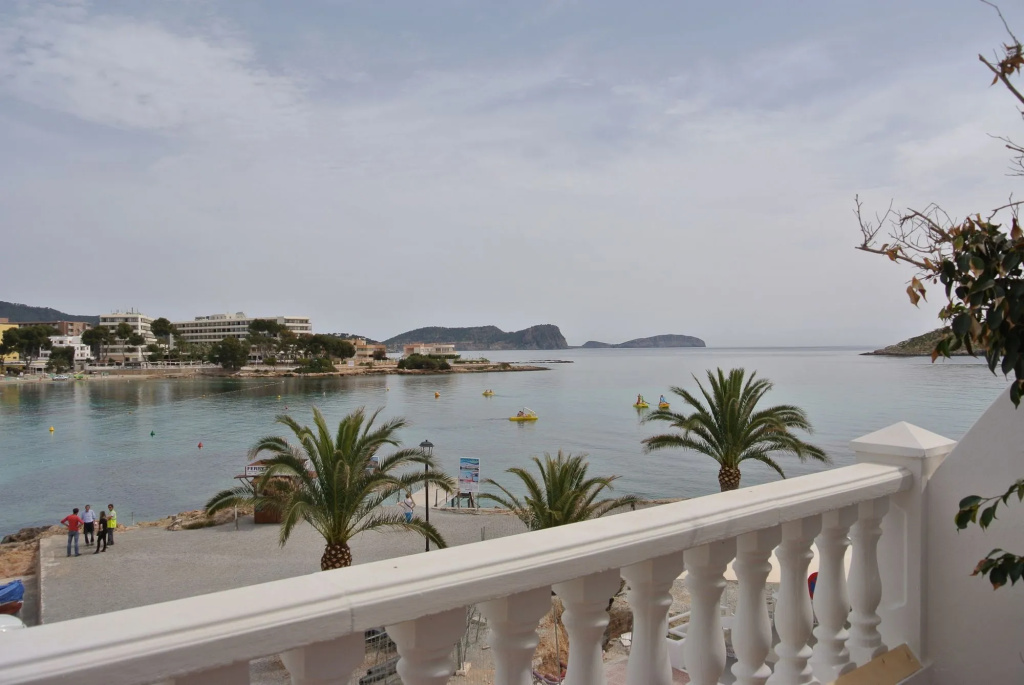 Beach & Waterfront