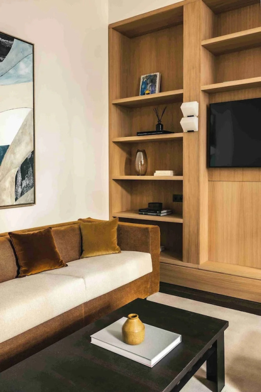 Mondovi Luxury Suites 68