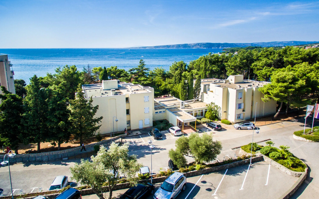 Beach & Waterfront