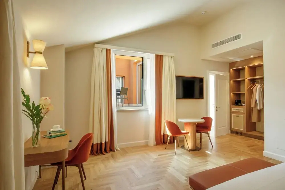 Suite with balcony