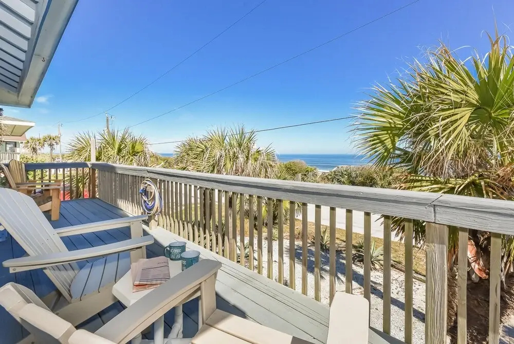 The Artist Beach House Beachfront 6298s