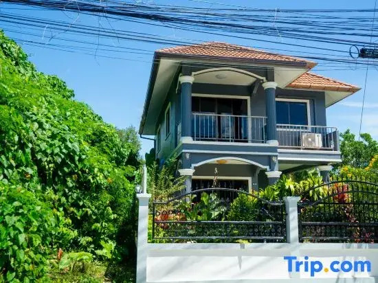 Lovely 3 Bed 3 Bath Villa 400m To Beach