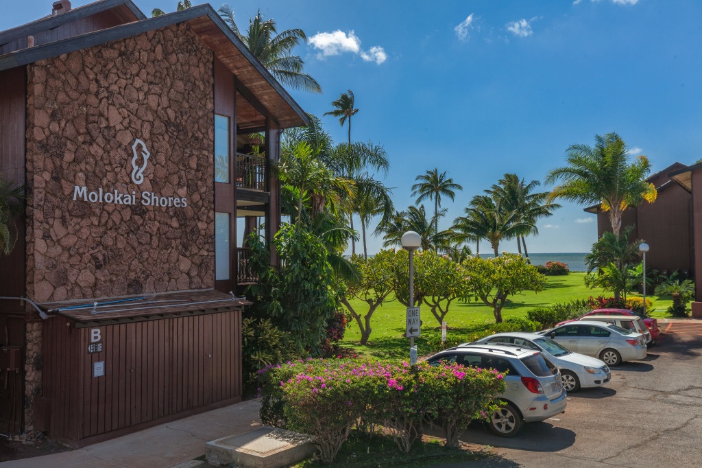Molokai Shores