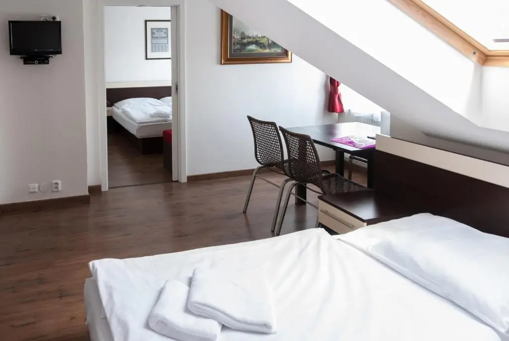 2 Bedrooms Apartment