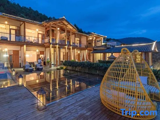 Lanyue Li·Linggan Senyang Natural Ore Hot Spring Resort 360° View Beautiful Stay (Heshun Branch) in Baoshan