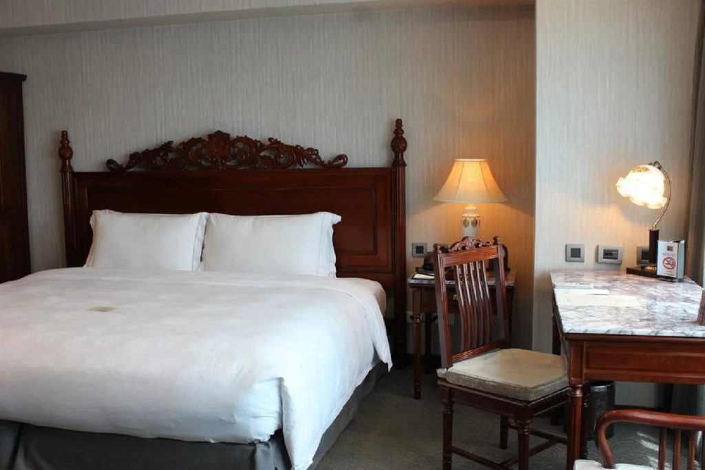 Royal Seasons Hotel Taichung Zhongkang - фото 4