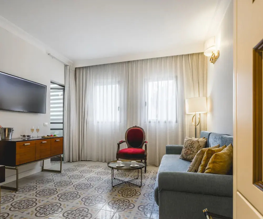1 Bedroom Suite