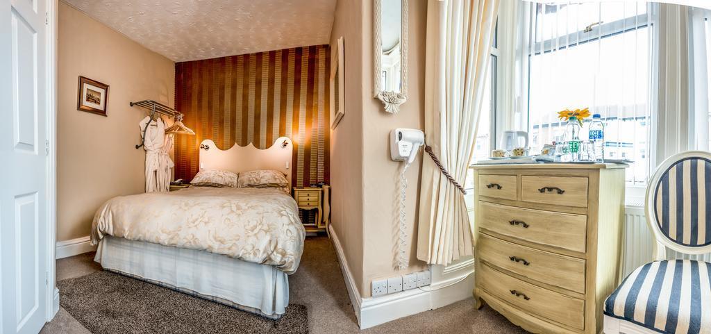 gallery_image_hidden_4