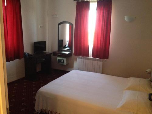 gallery_image_hidden_21