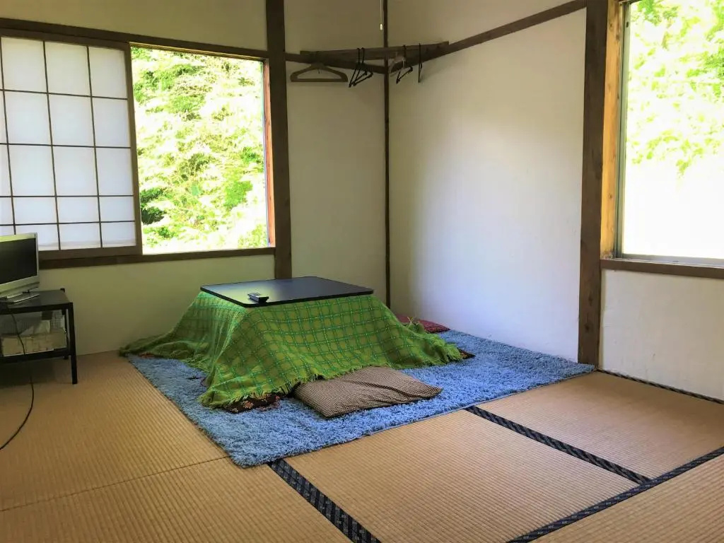 Economy room