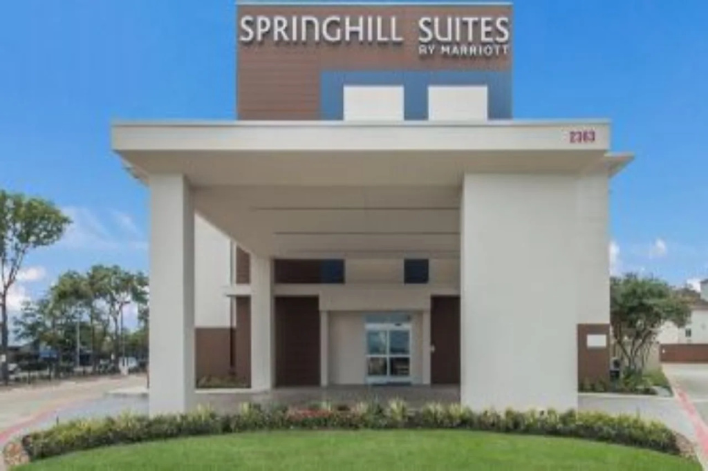 SpringHill Suites by Marriott Dallas NW Hwy/I35E — фото