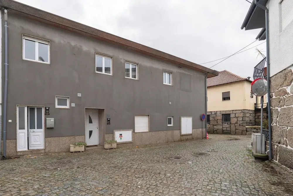 Casas da Petisqueira 61 - Paredes-Oporto