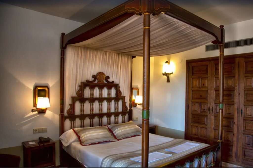 Parador de Tortosa by null