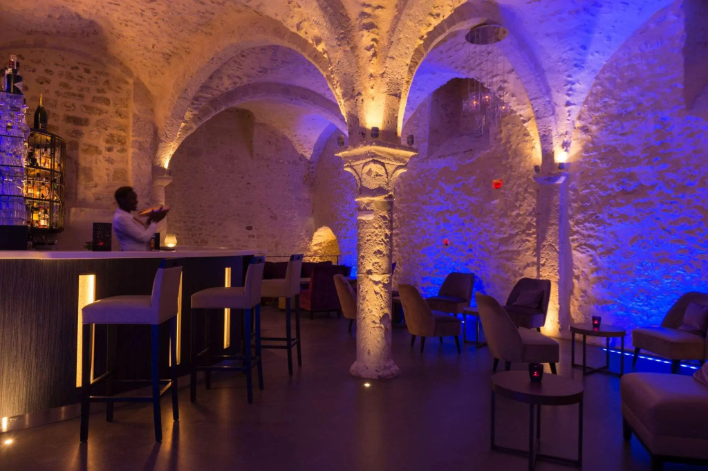 Hôtel Aux Vieux Remparts - Général