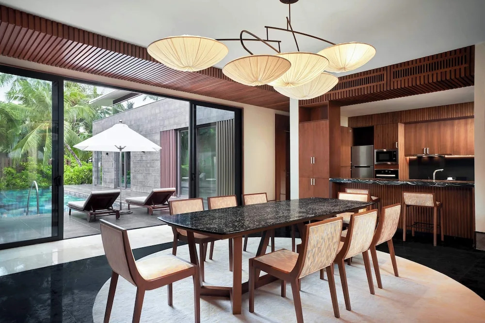 Intercontinental Phu Quoc Long Beach Resort