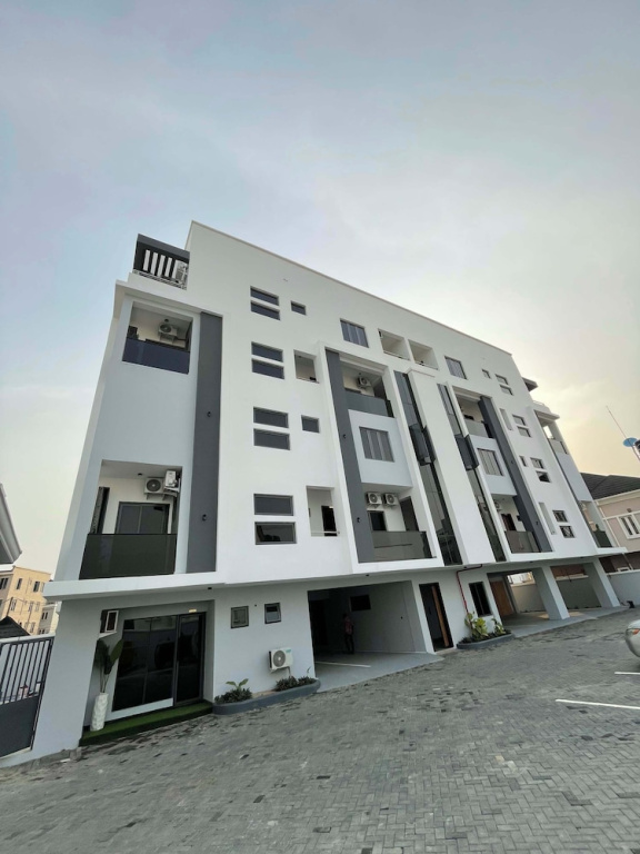 Crown Exquisite Apartments