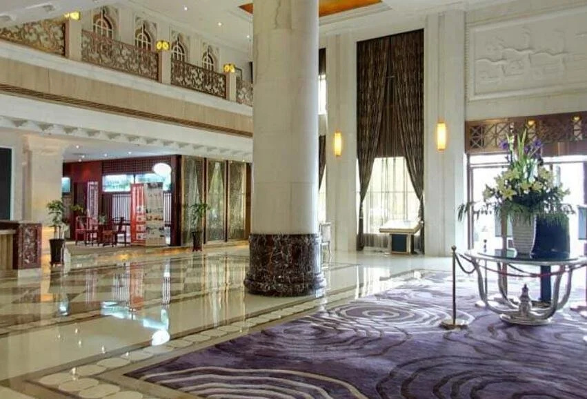 Lobby & Reception