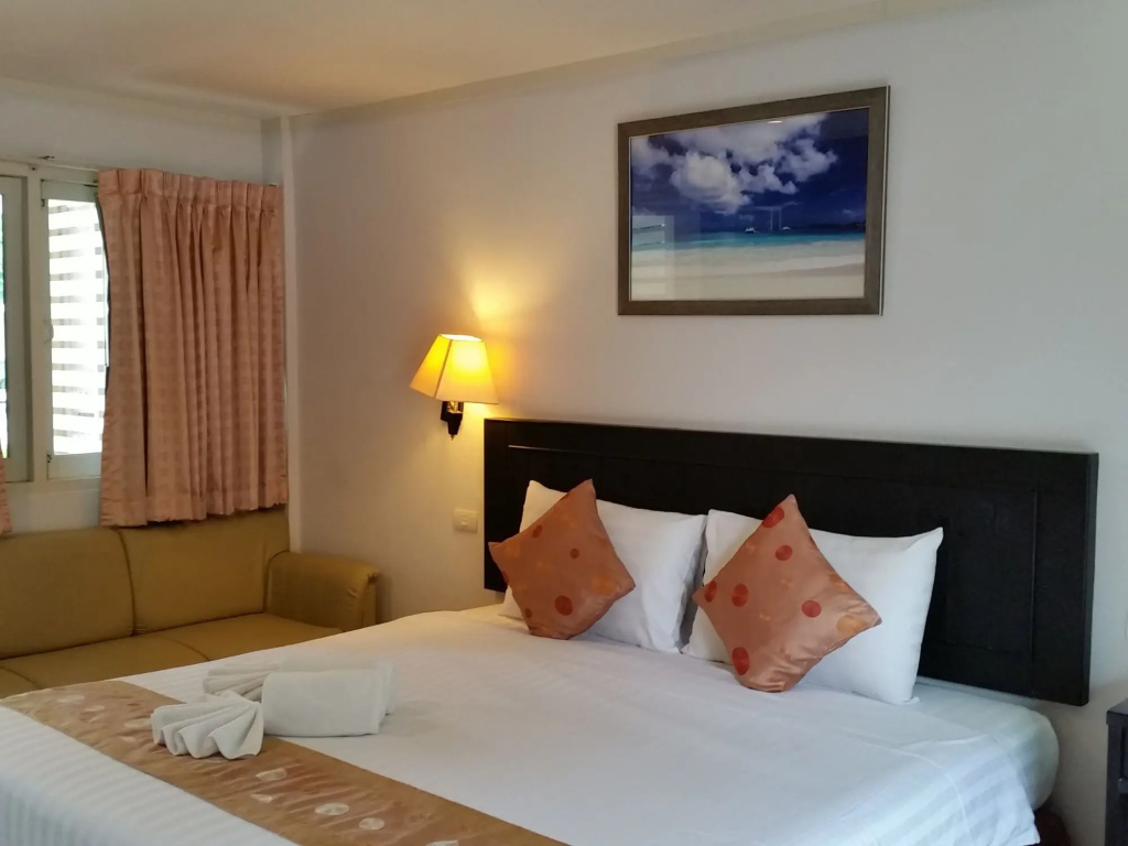 Отель Nautical Inn в Паттайе