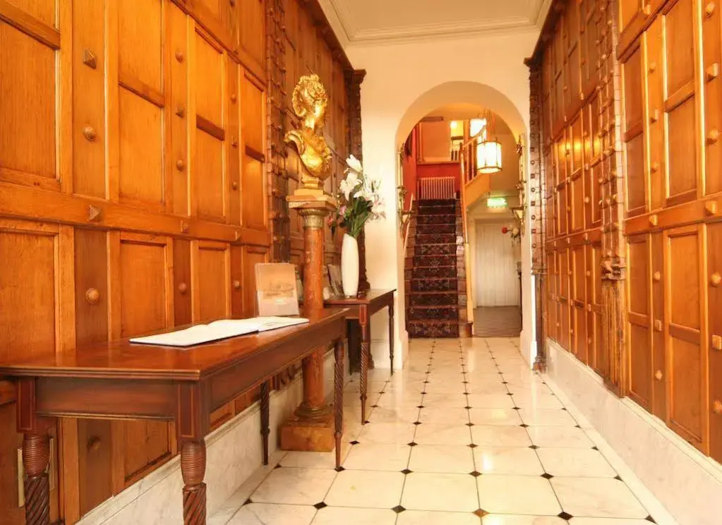 Hotel photo 8