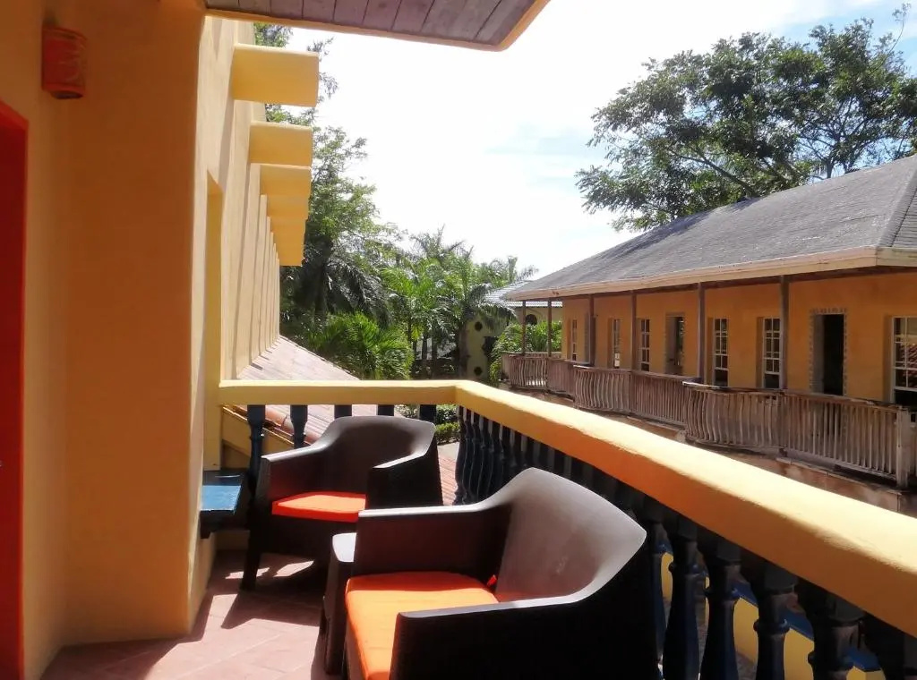 Standard Triple room with balcony