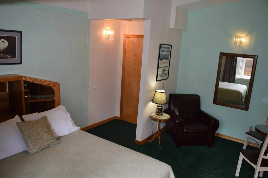 Alaska House of Jade Bed and Breakfast — фото 2