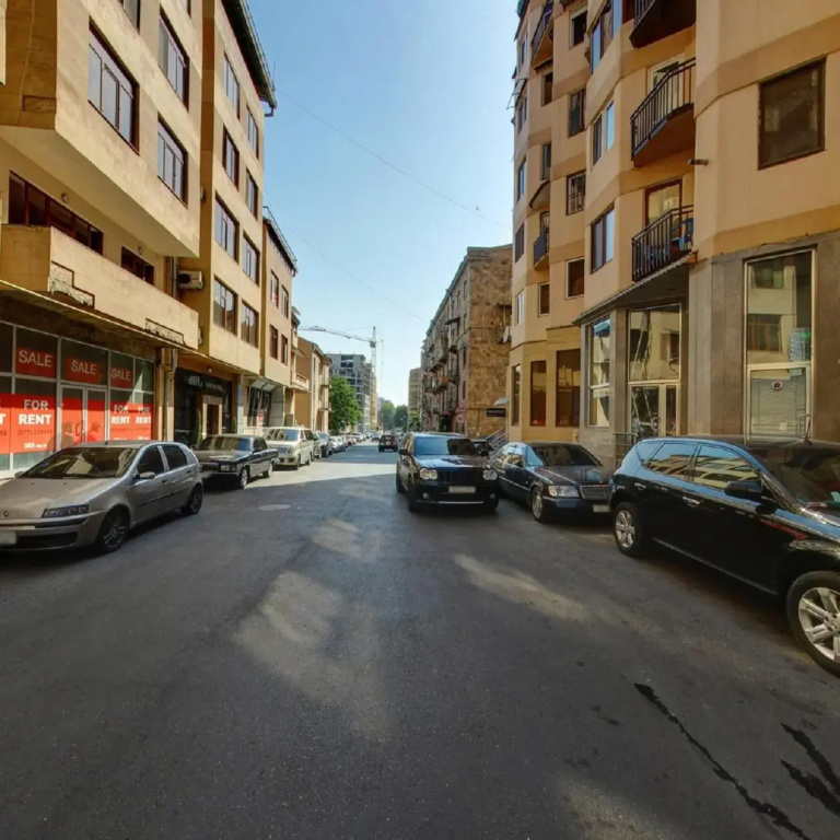 Northern Avenue - Teryan crossroads 3bedroom Modern and comfortable apartment TT666