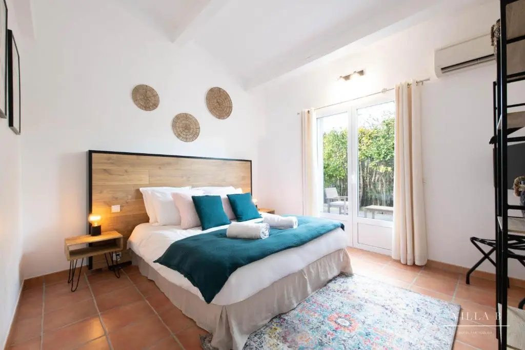 Standard Double room with garden view (full double bed)