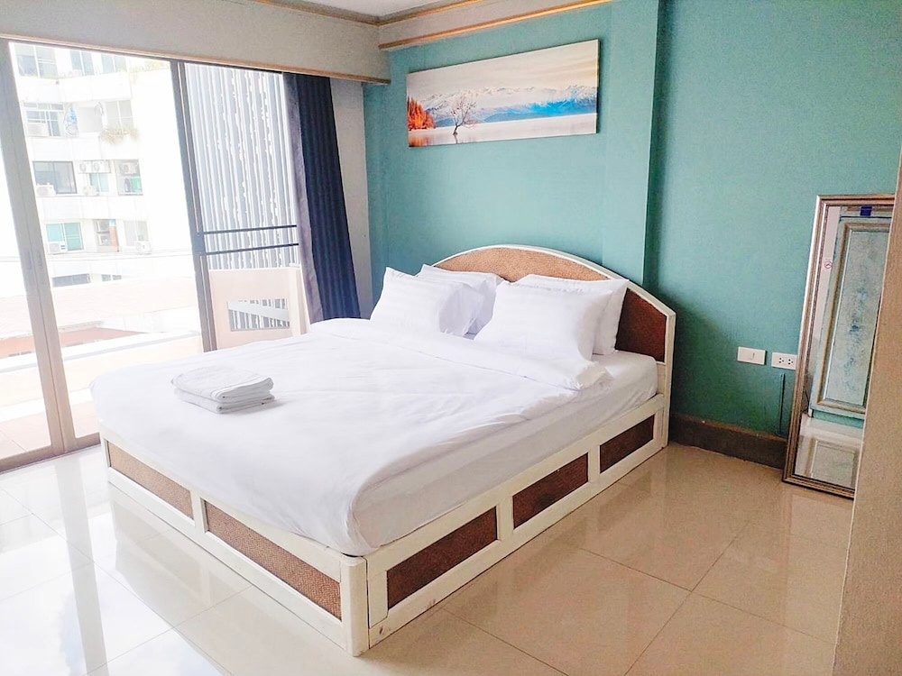 Mitr Inn Nimman — 4