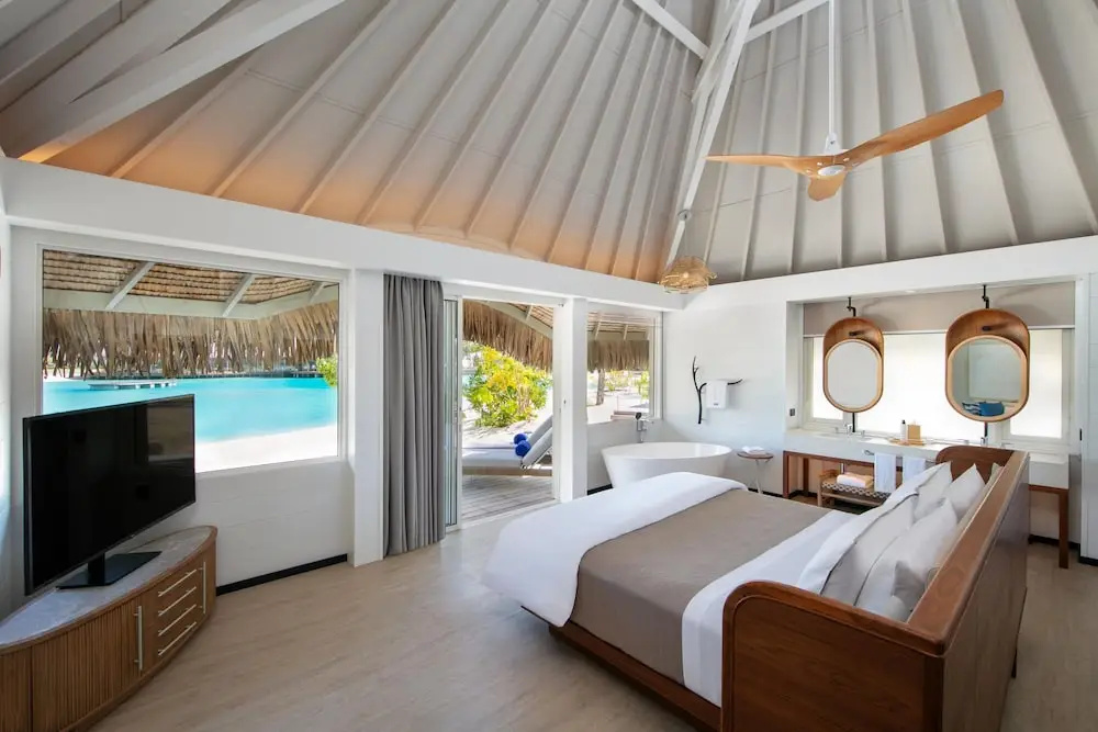 Double Suite Lagoon Beach Villa Bungalow Lagoon View (full double bed)