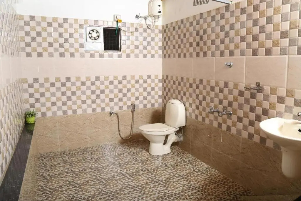Deluxe Double room with balcony (full double bed)