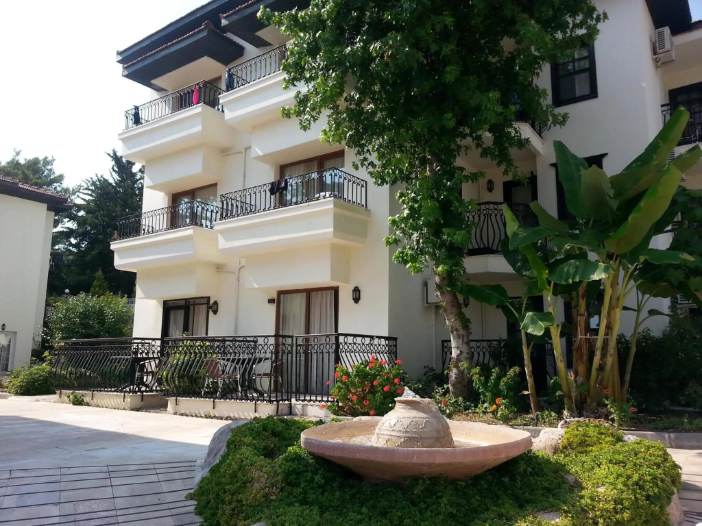 Nicholas Park Hotel